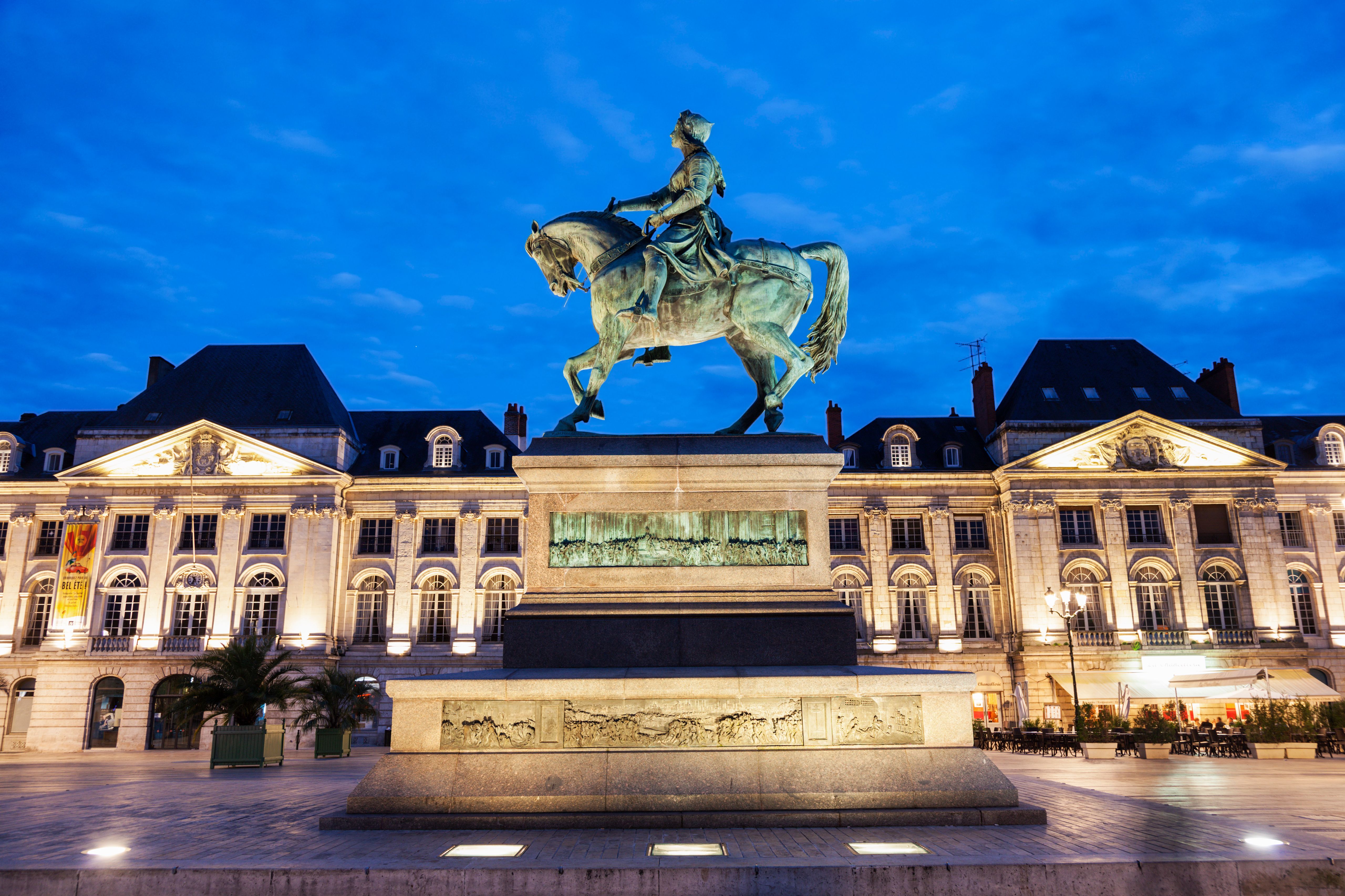 Orléans, France Holiday Rentals, Apartments & Condos