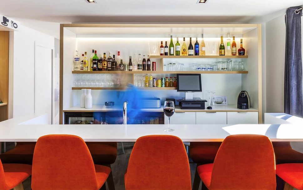 Bar Photo