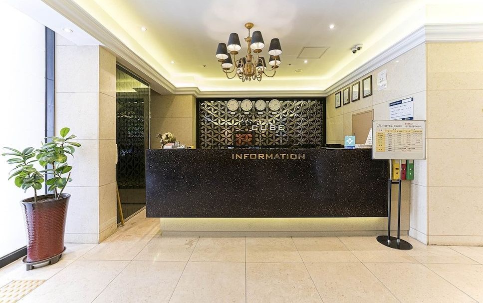 Front desk Photo