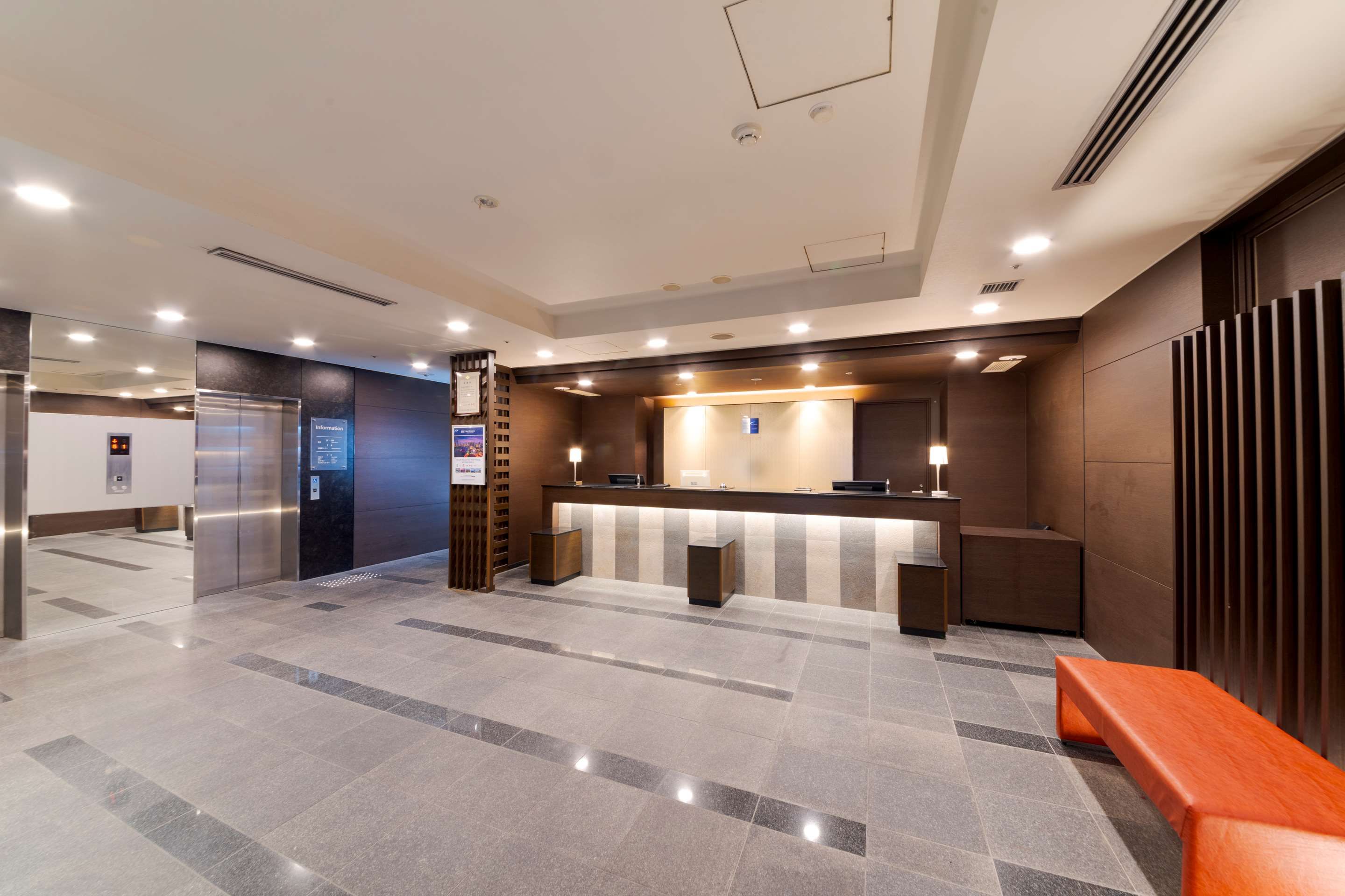 Front desk Photo