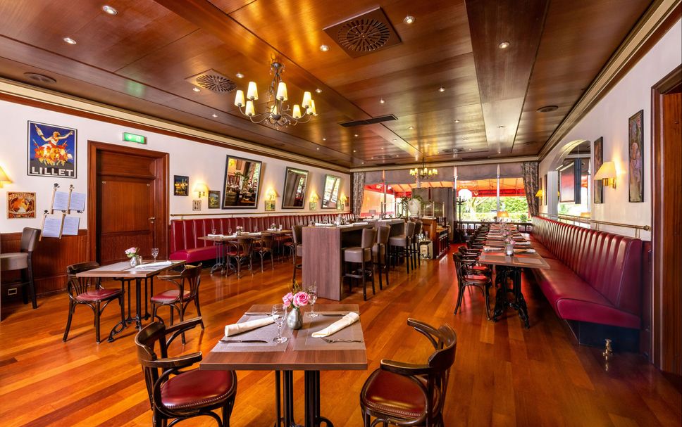 Restaurant Photo