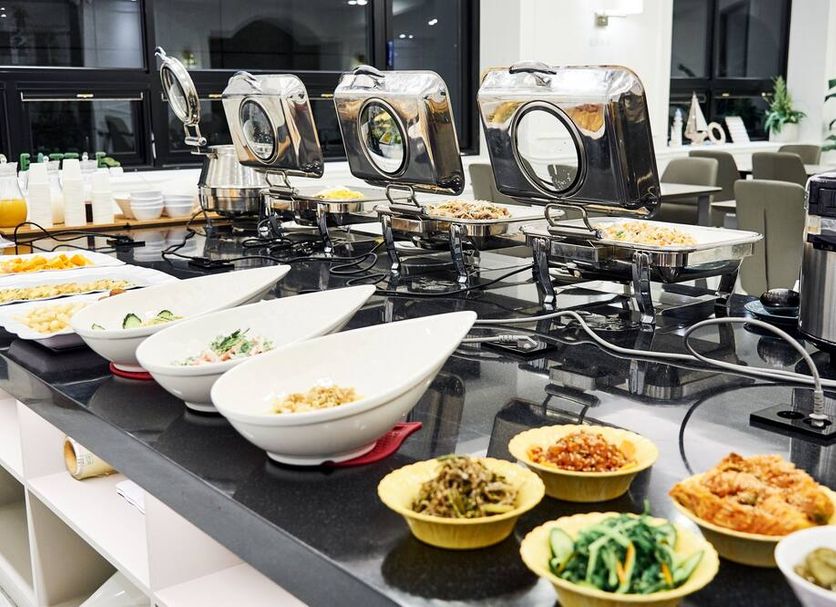 Buffet Photo