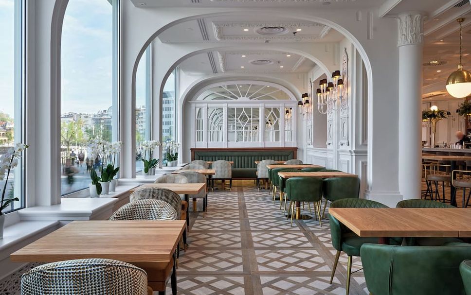 Restaurant Photo