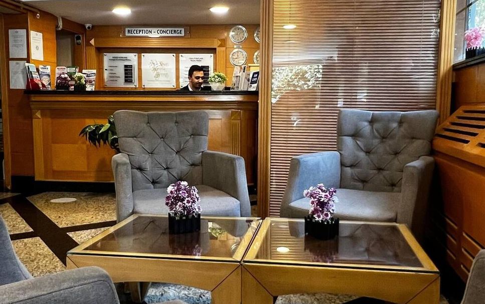 Front desk Photo