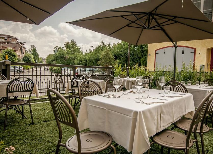 Restaurant Photo