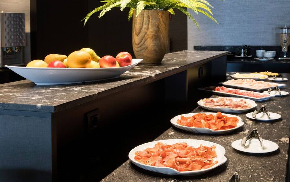 Buffet Photo
