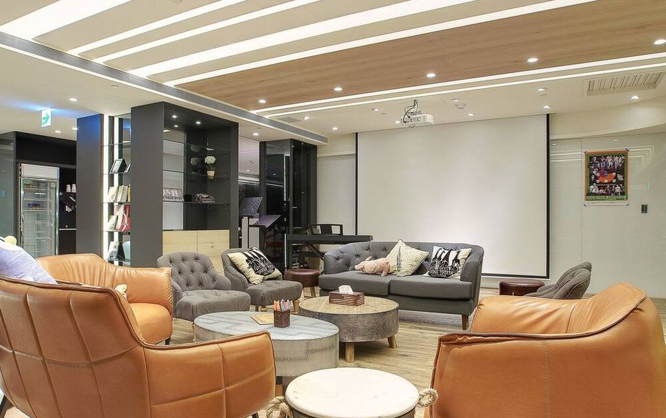 Lounge Photo