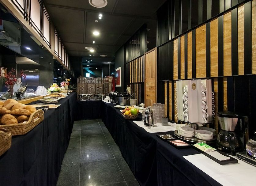 Buffet Photo