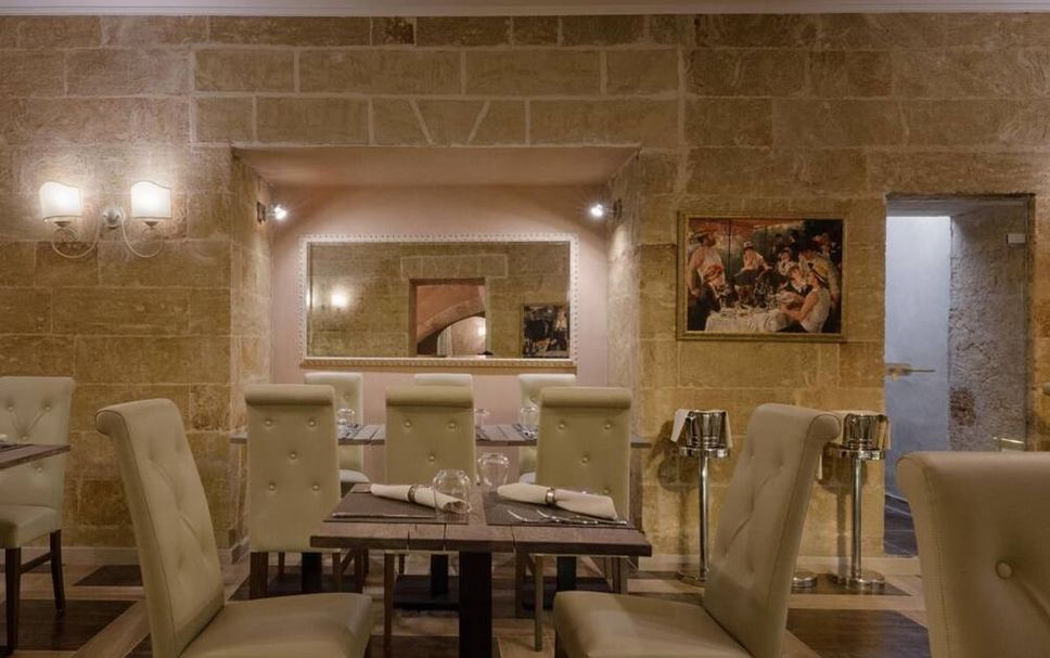 Restaurant Photo