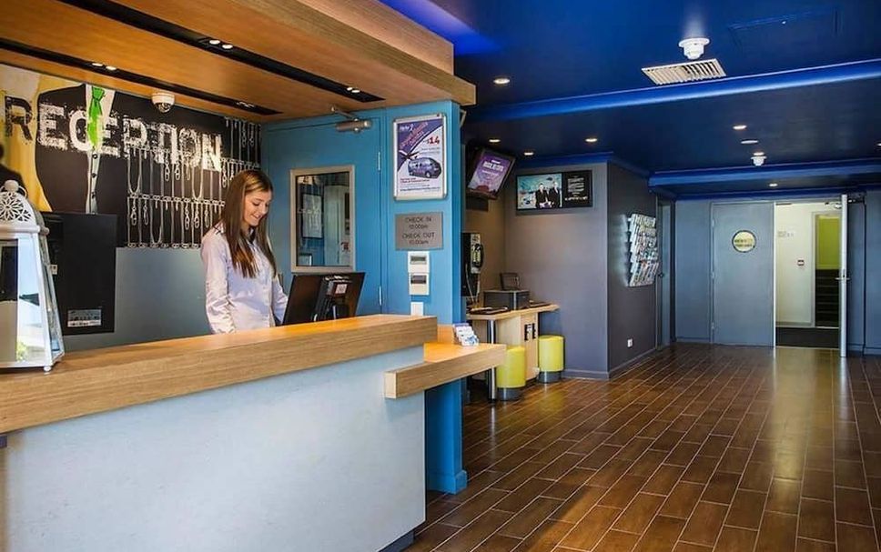 Front desk Photo