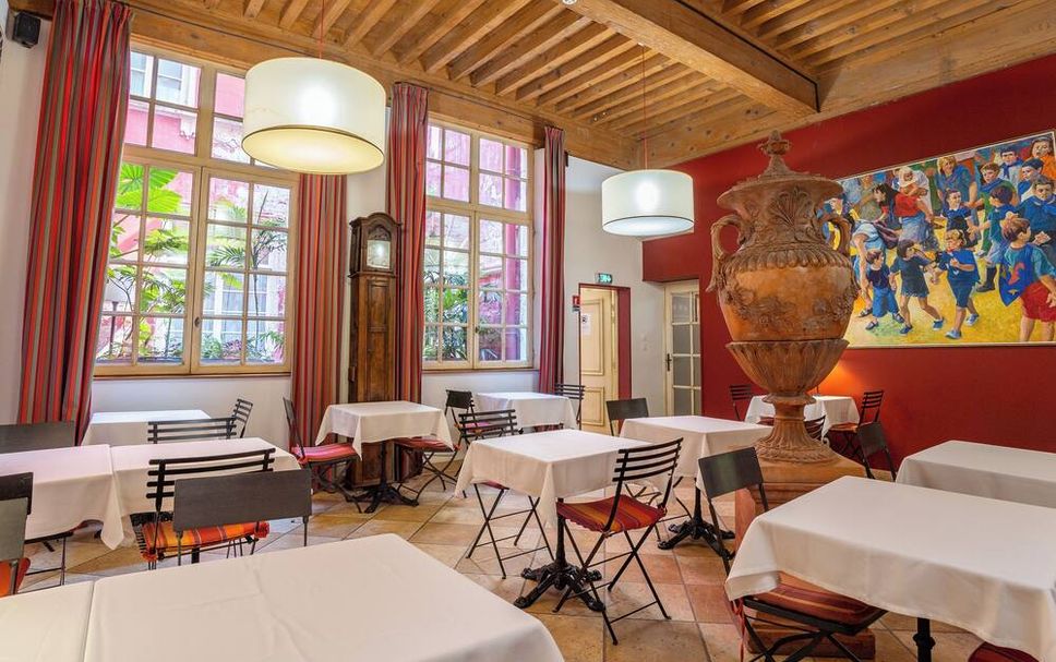 Restaurant Photo