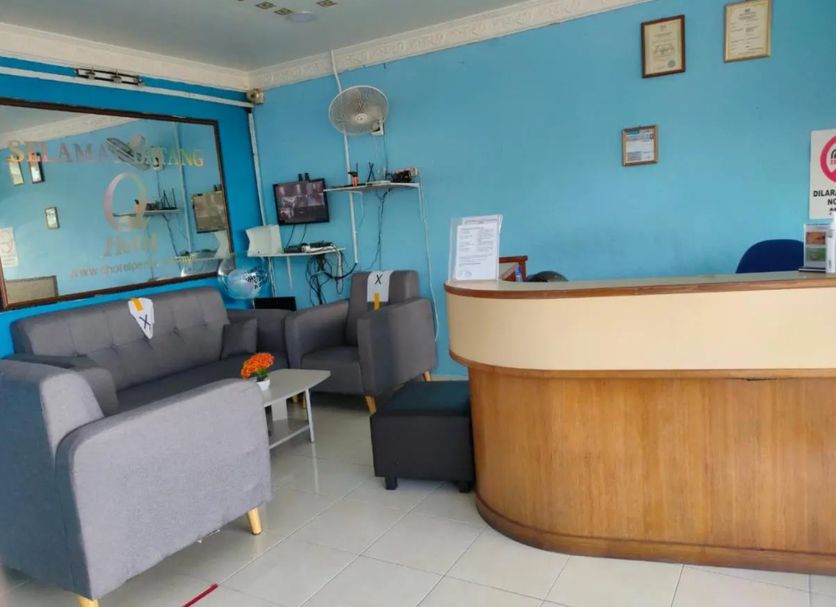 Front desk Photo