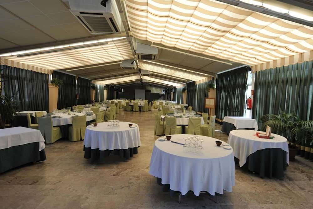 Banquet hall Photo