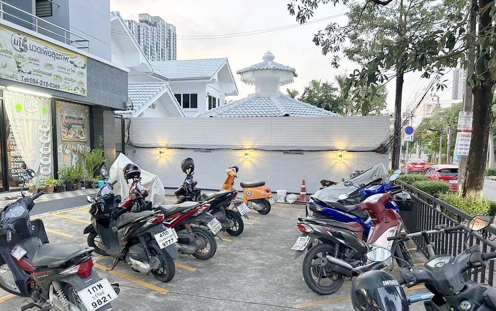 Parking Photo