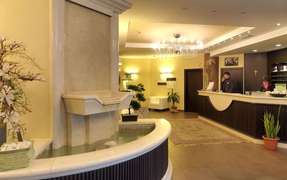 Front desk Photo