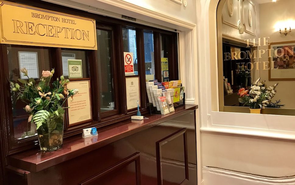 Front desk Photo
