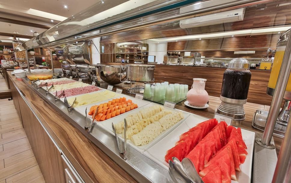 Buffet Photo