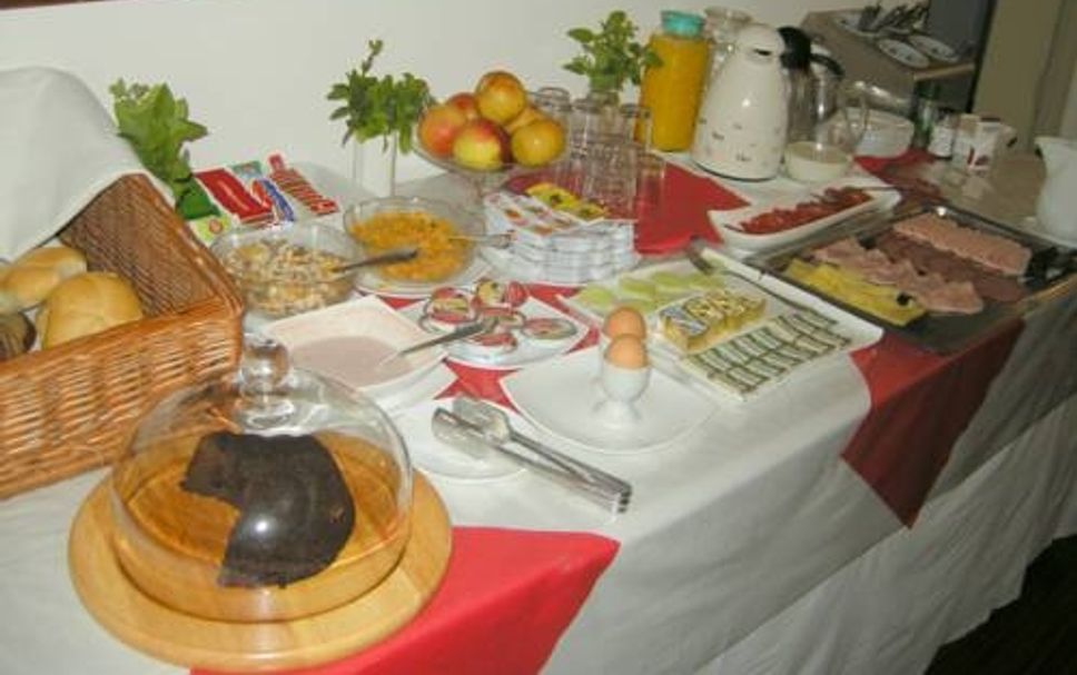 Buffet Photo