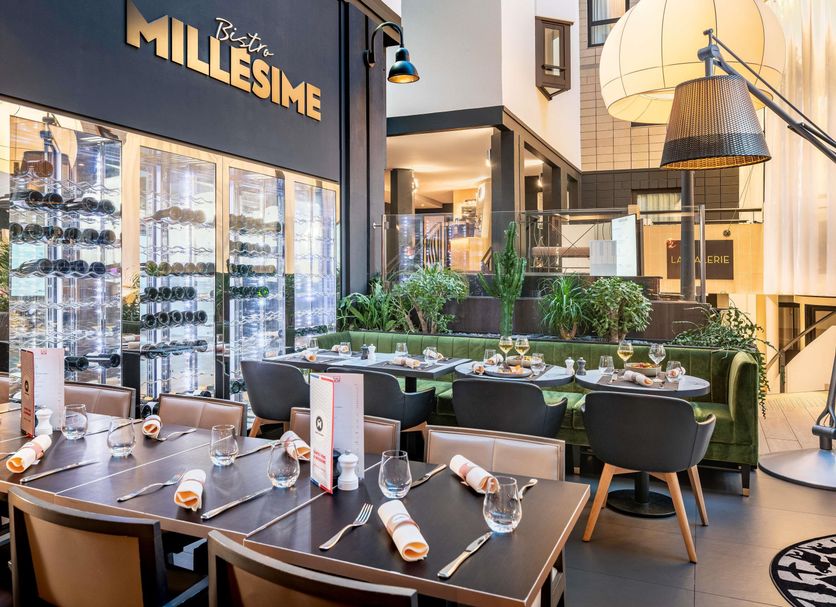 Restaurant Photo