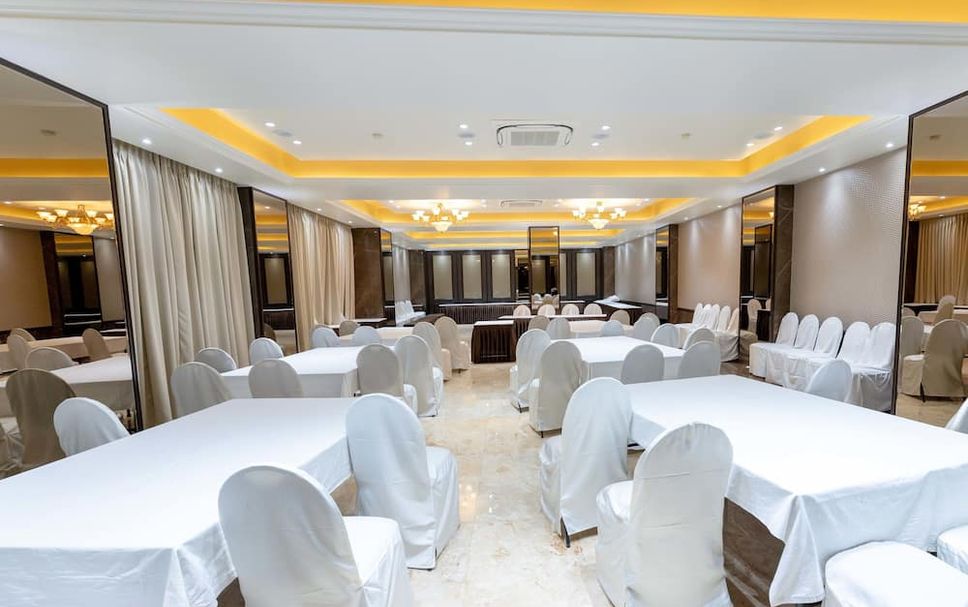 Banquet hall Photo