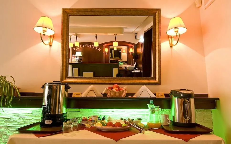 Buffet Photo