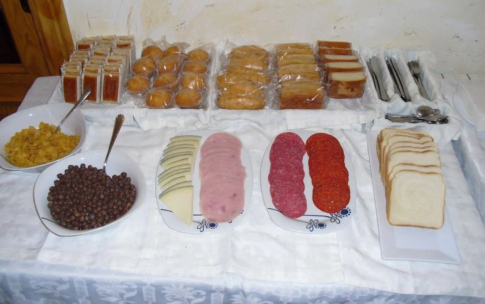 Buffet Photo