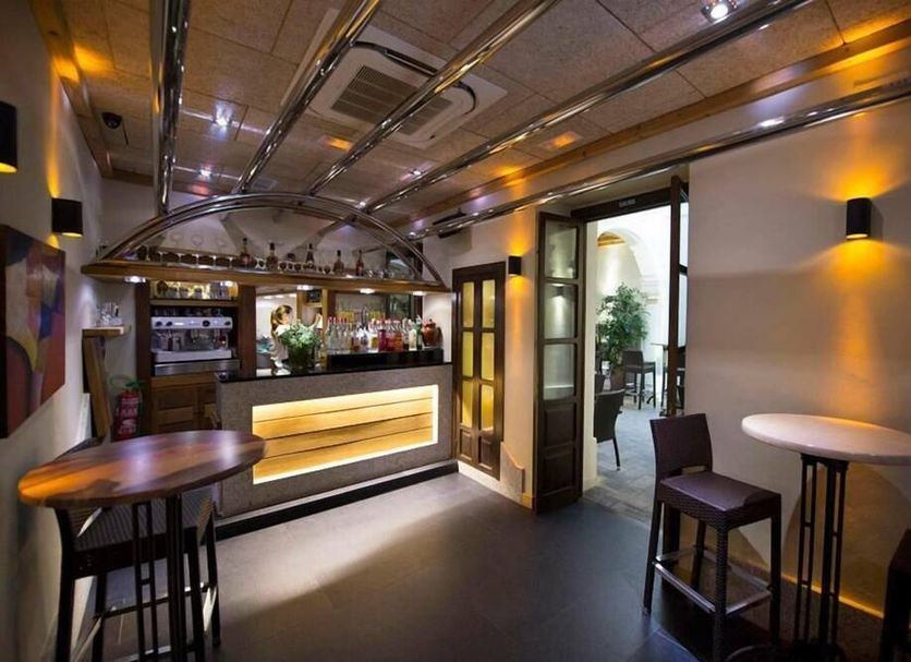 Bar Photo