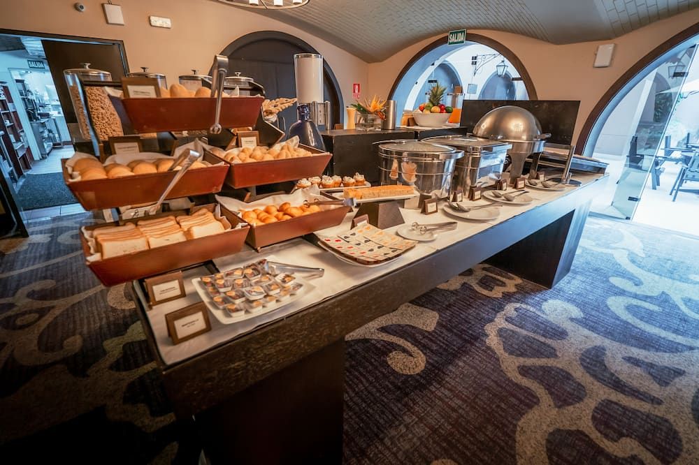 Buffet Photo