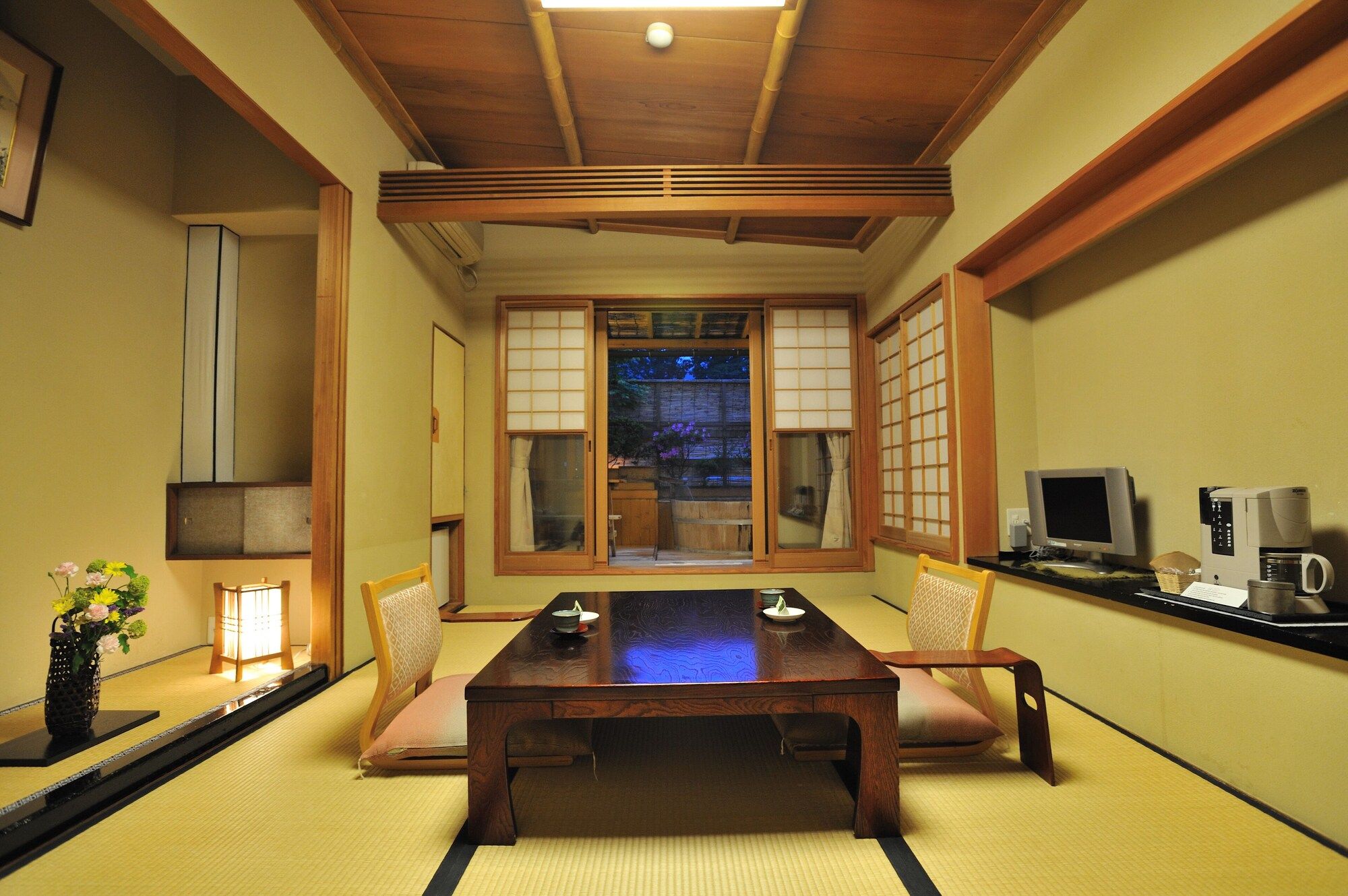 Dining room Photo