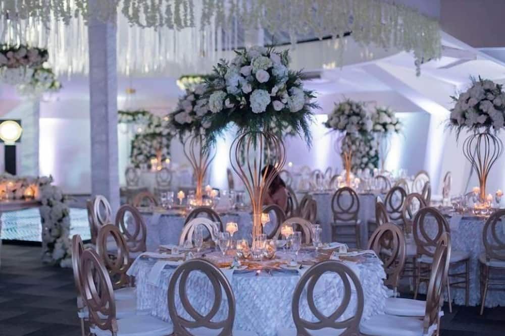 Banquet hall