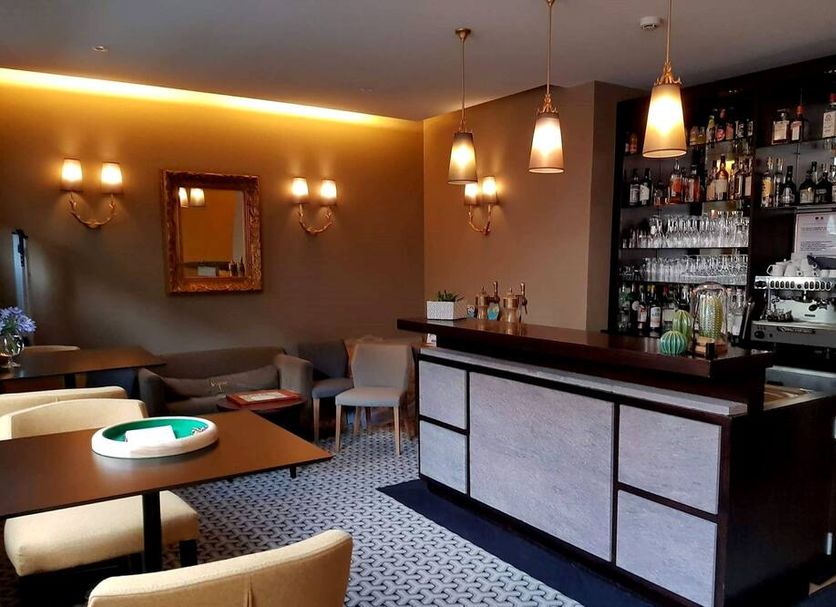 Bar Photo