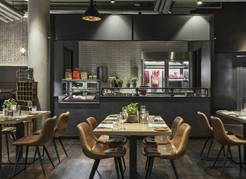 Restaurant Photo