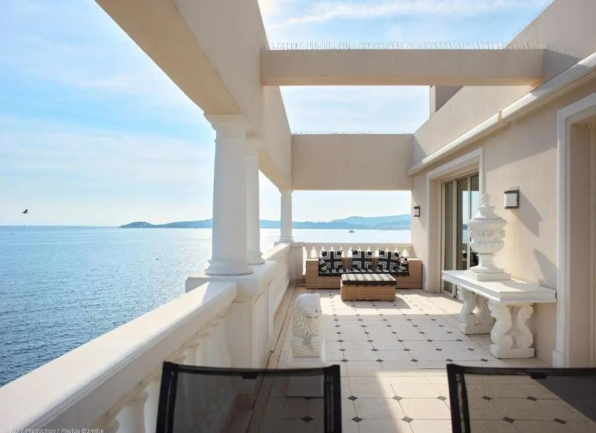 Balcony Photo