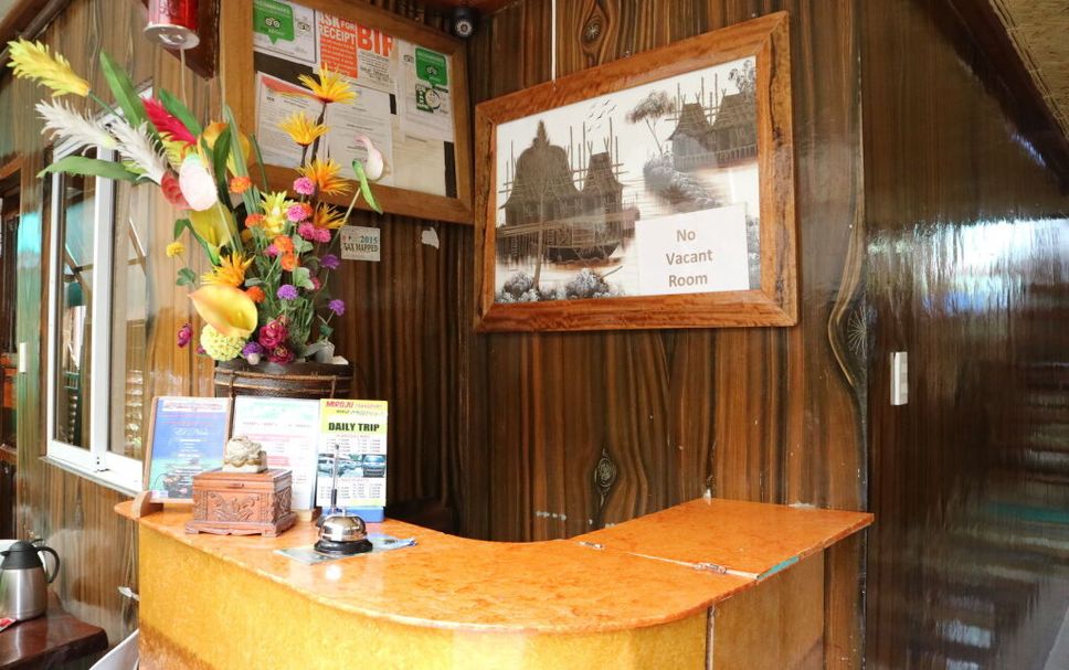 Front desk Photo