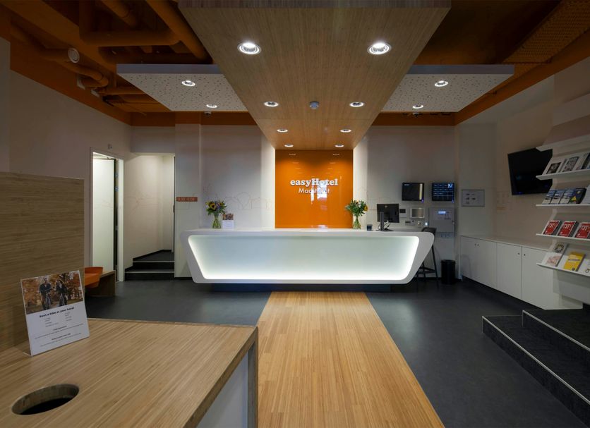 Front desk Photo