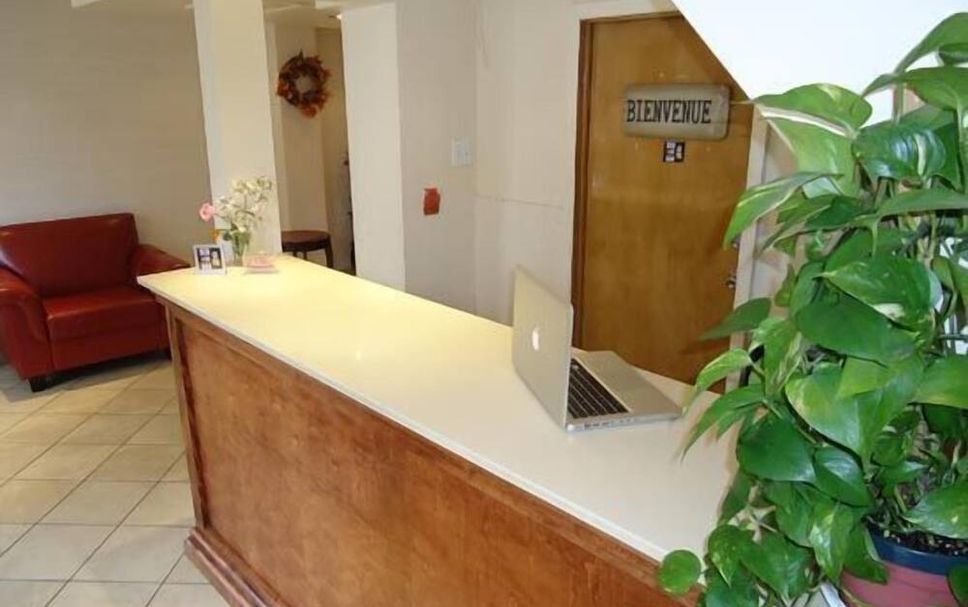Front desk Photo