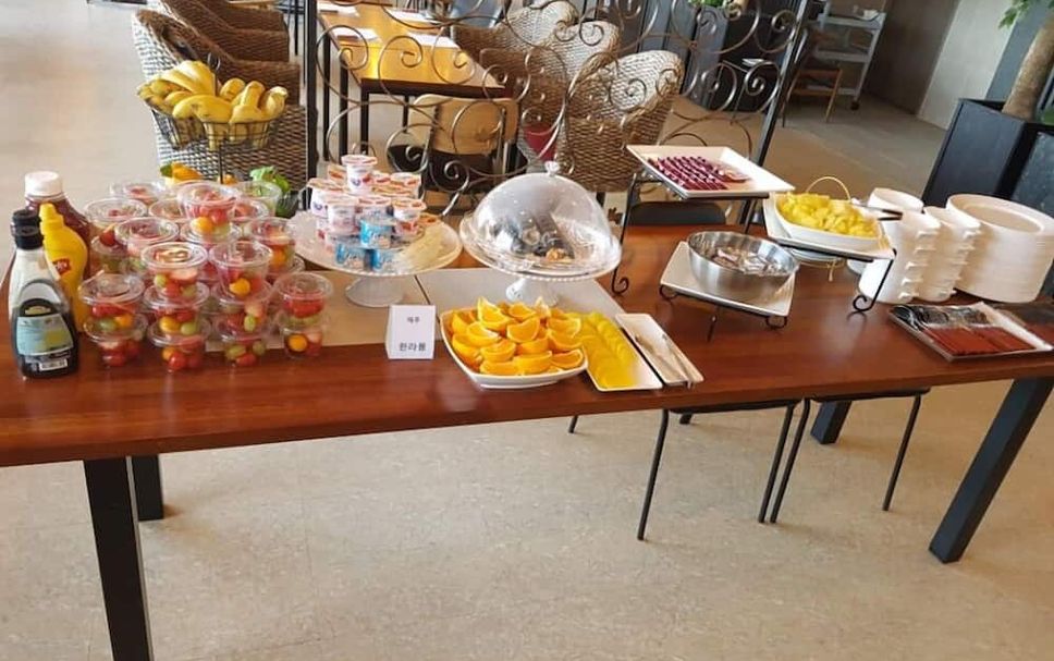 Buffet Photo