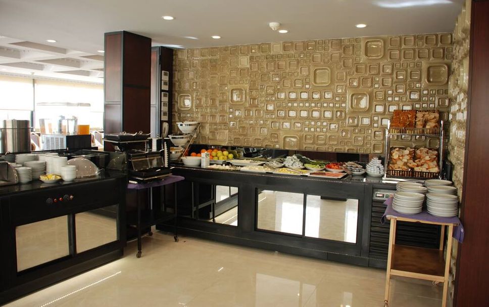 Buffet Photo