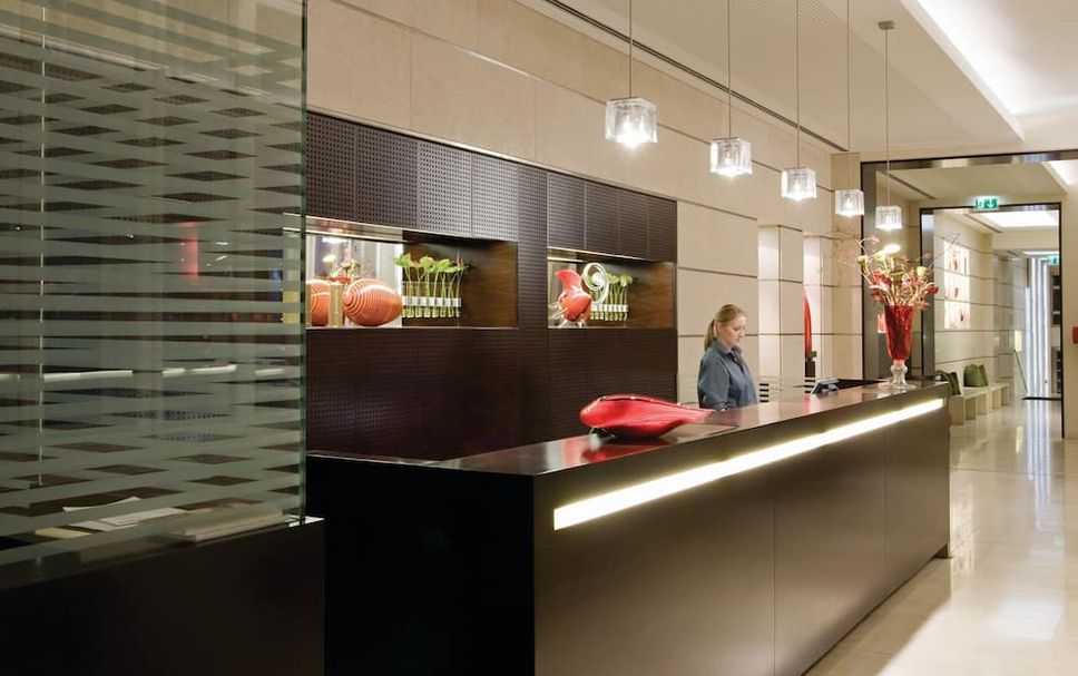 Front desk Photo