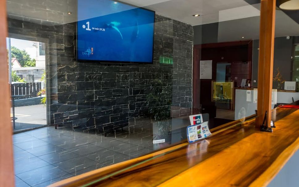 Front desk Photo