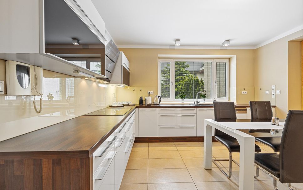 Kitchen Photo