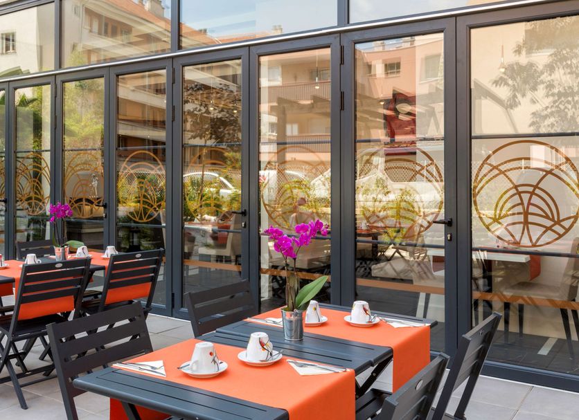Restaurant Photo