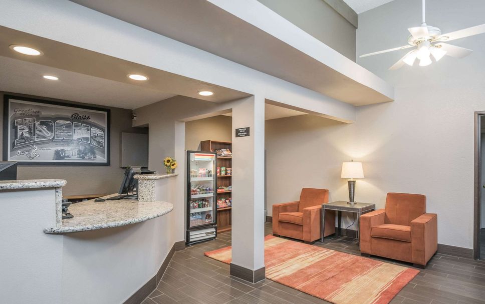 Front desk Photo