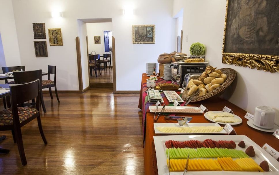 Buffet Photo