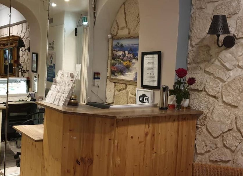 Front desk Photo