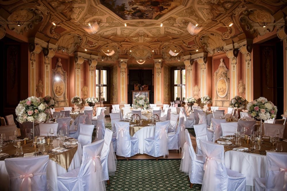 Banquet hall