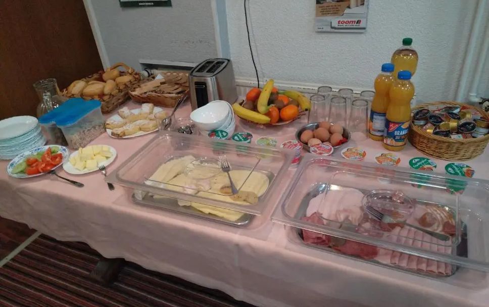 Buffet Photo