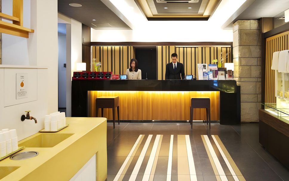 Front desk Photo
