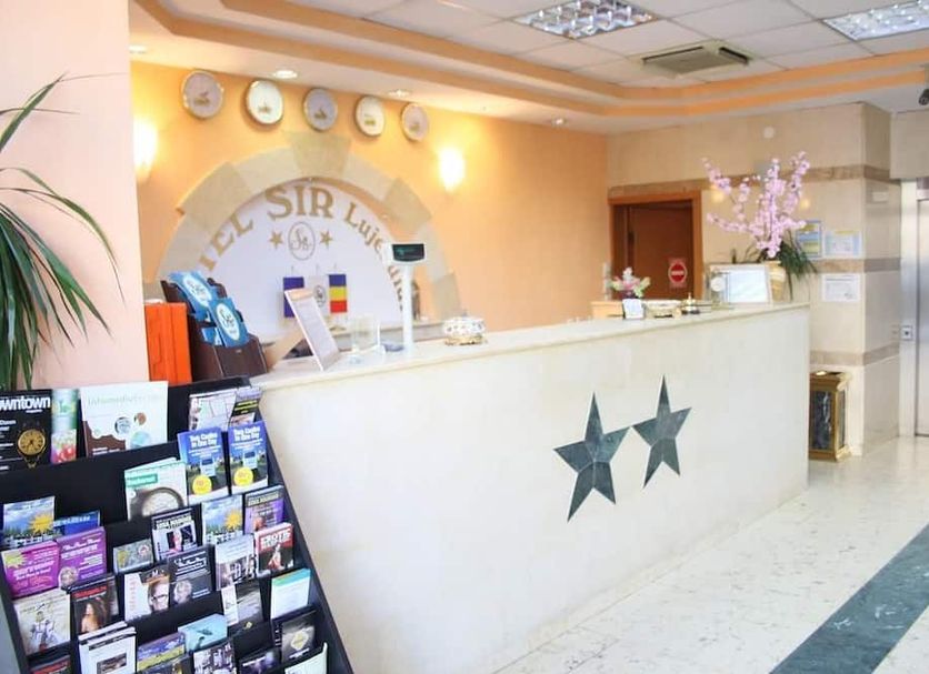 Front desk Photo