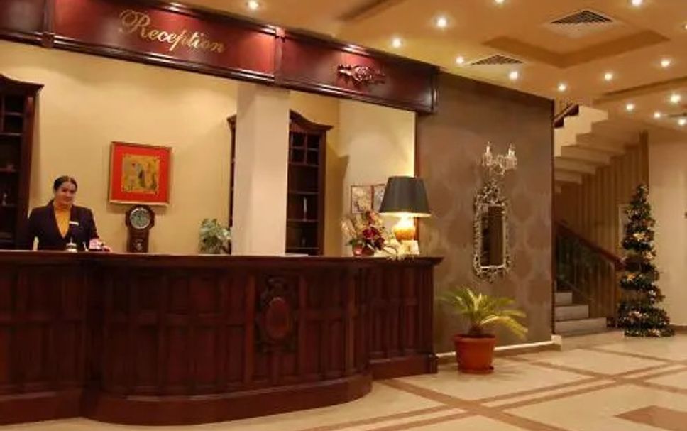 Front desk Photo